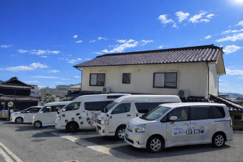 介護タクシーここふる車両